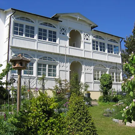 Apartment Mit Sonnenhof Gartenzauber Mit Kostenfreier Schwimmbadnutzung In Sellin *